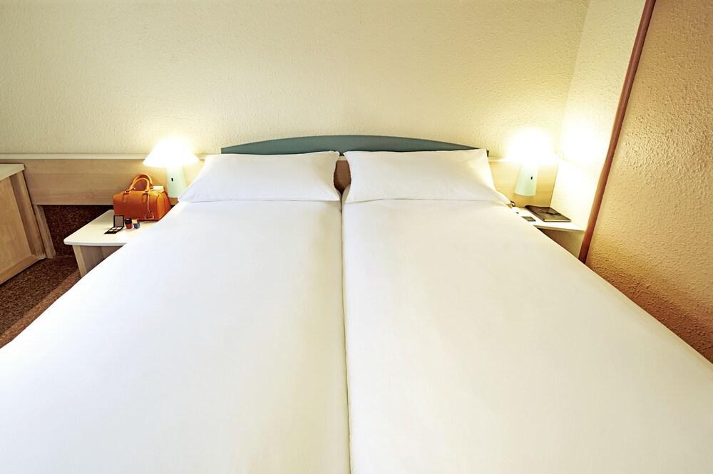 Hotel ibis Bragança Buitenkant foto