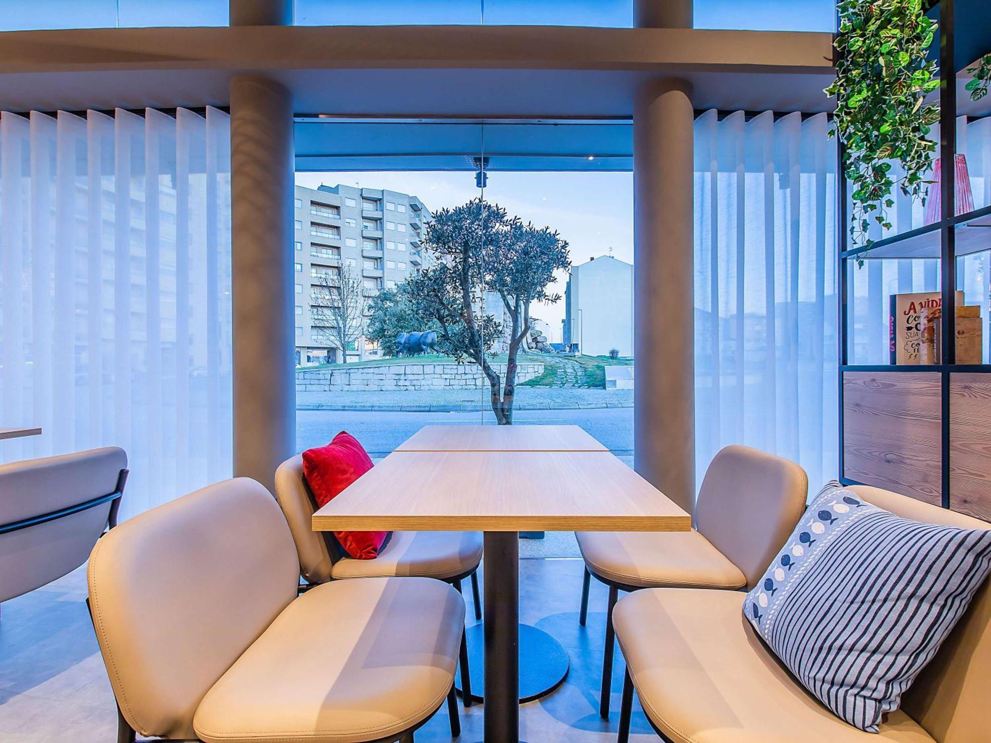 Hotel ibis Bragança Buitenkant foto