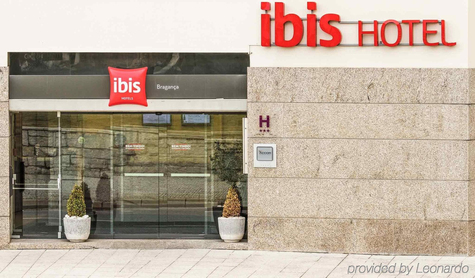 Hotel ibis Bragança Buitenkant foto